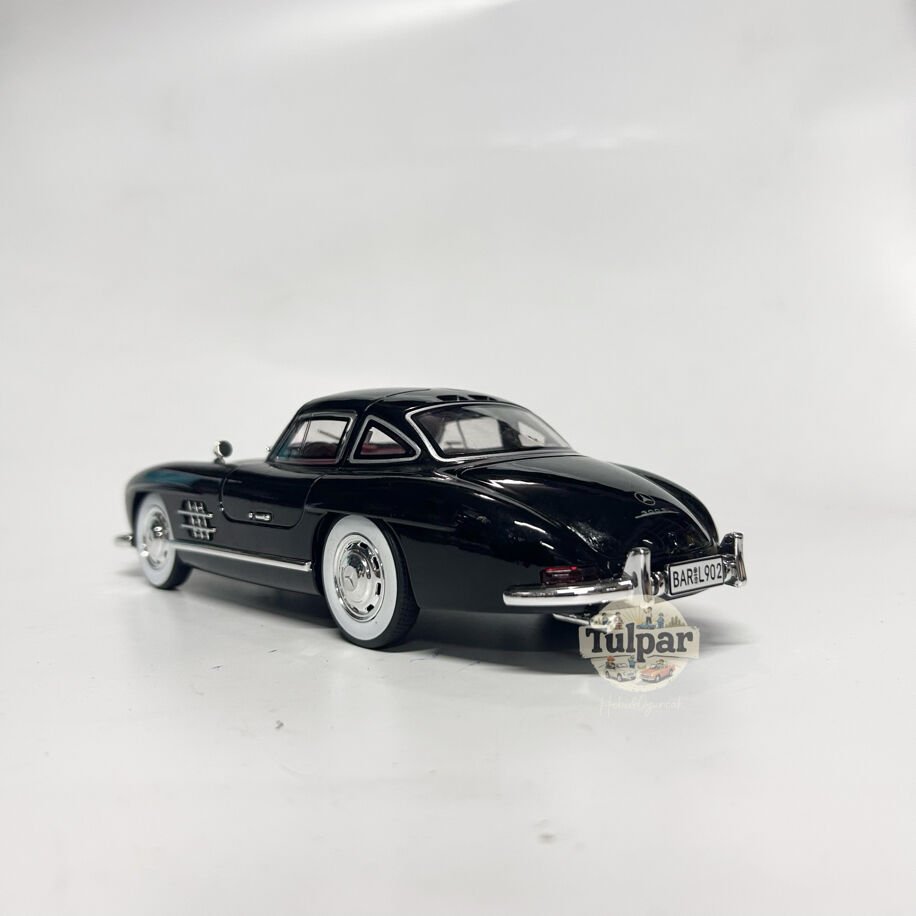Chen Zhi Mercedes Benz 300SL