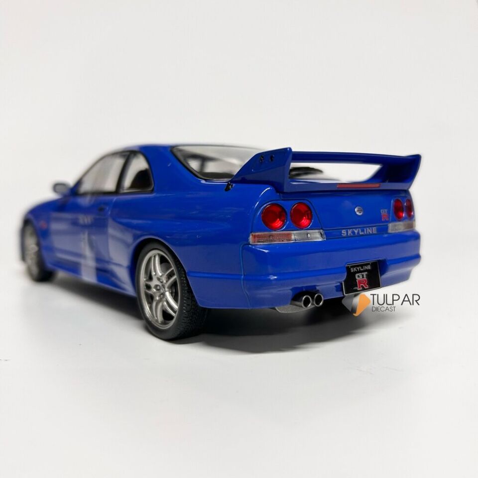 White Box Nissan Skyline R33