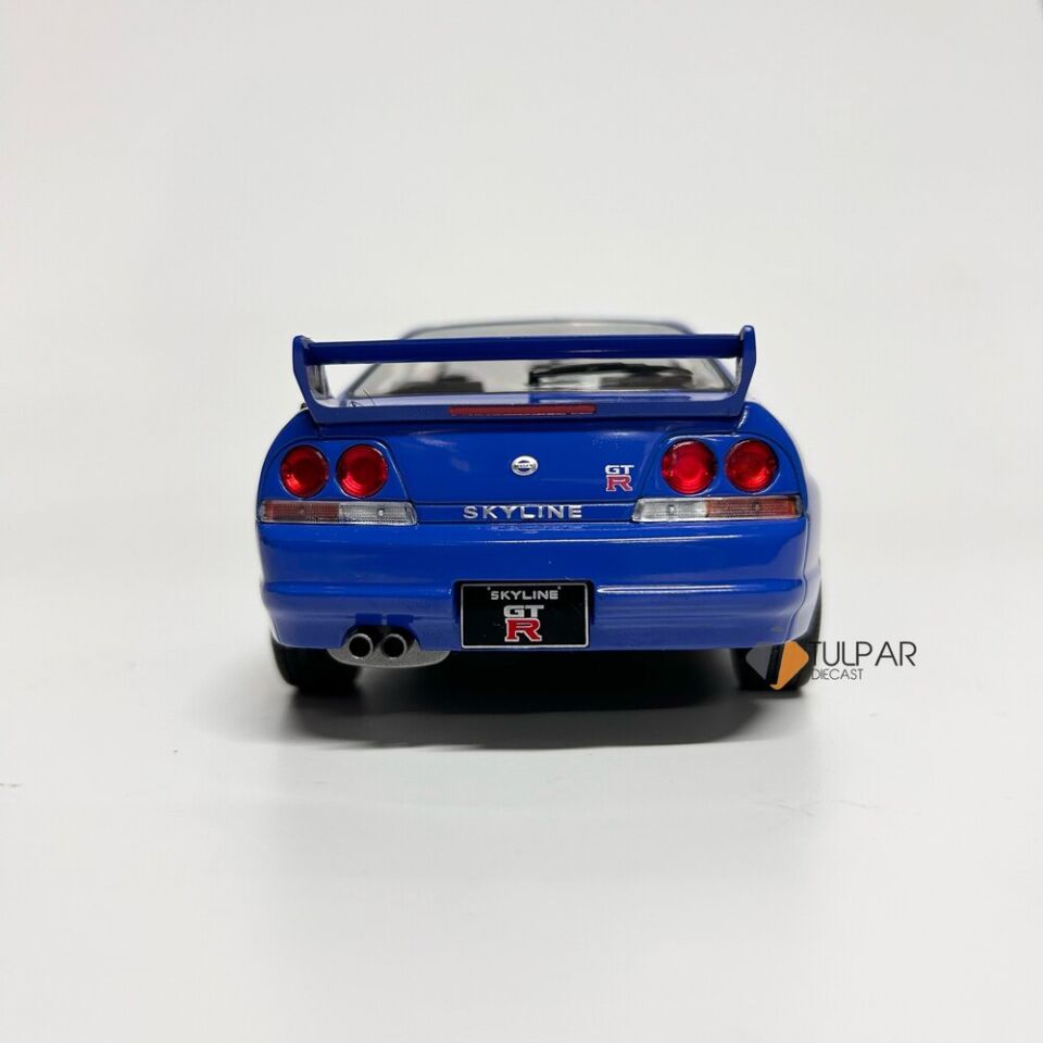 White Box Nissan Skyline R33