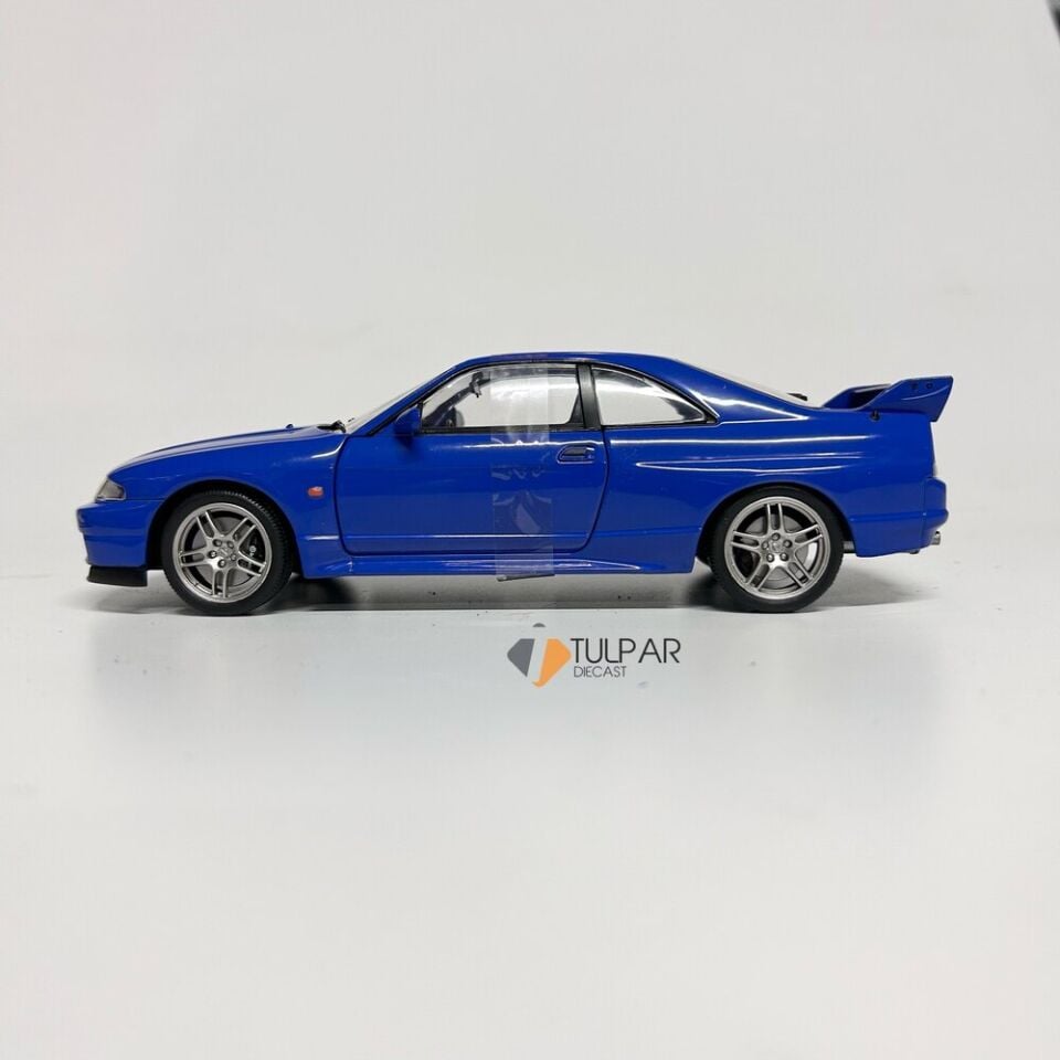 White Box Nissan Skyline R33