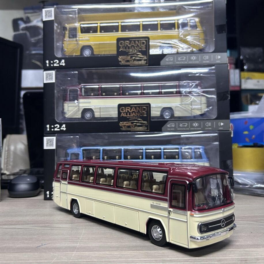 Grand Alliance Mercedes Benz O302