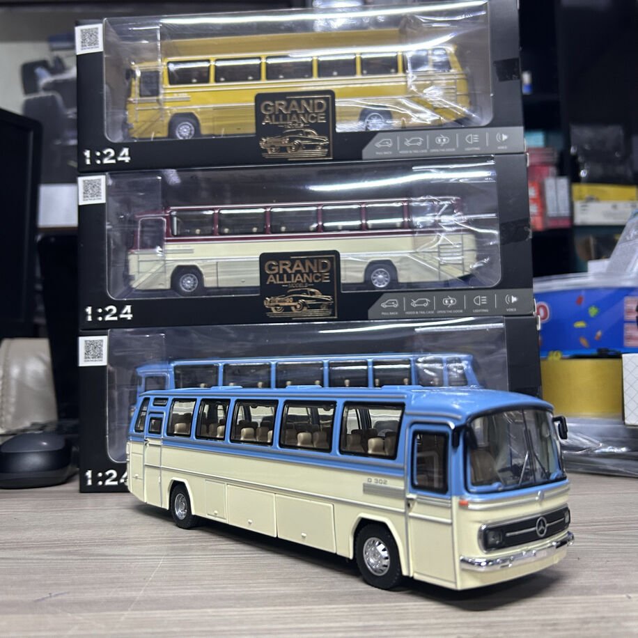 Grand Alliance Mercedes Benz O302