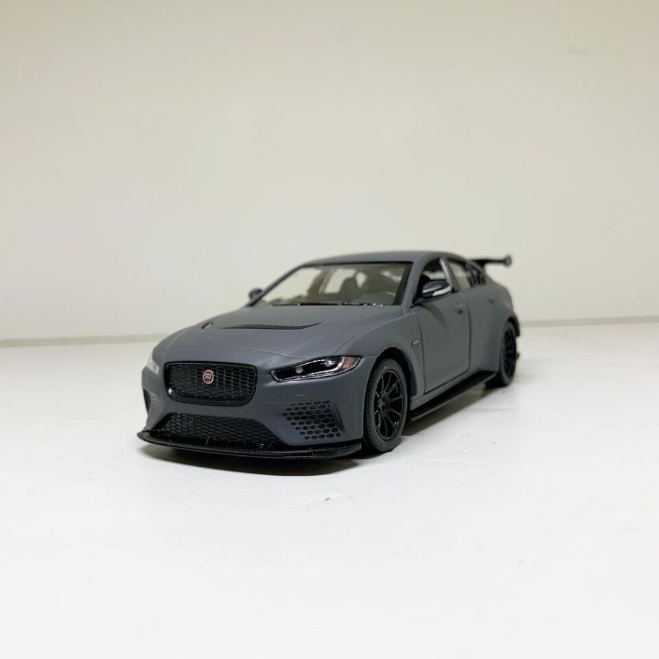 Kinsmart Jaguar Xe Sv