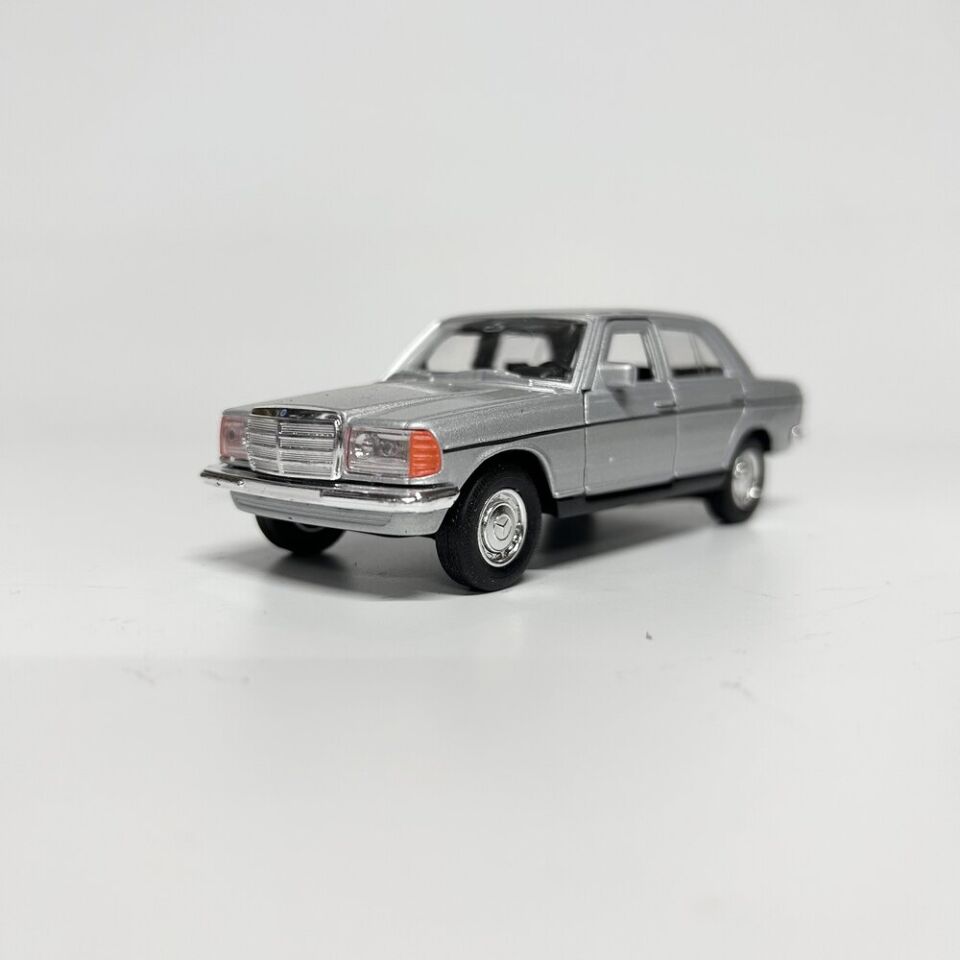 Welly Mercedes Benz 230E