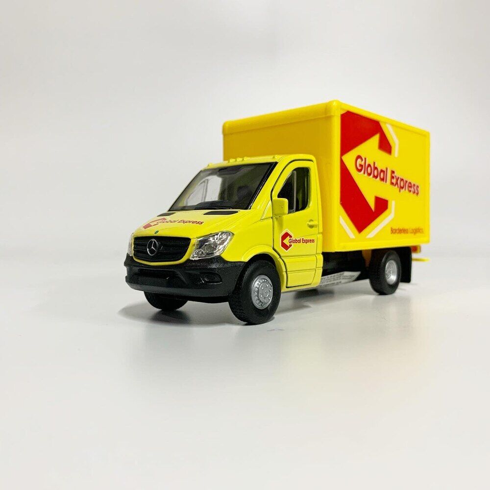Welly Mercedes Benz Sprinter Cargo Box
