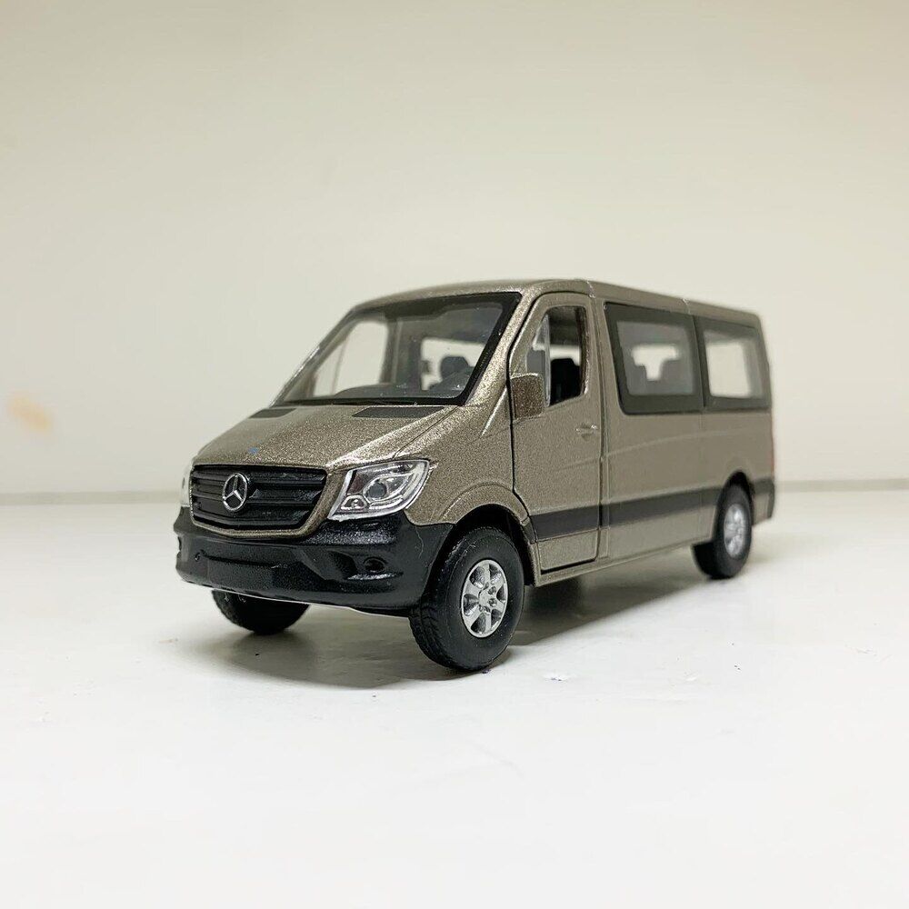 Welly Mercedes Benz Sprinter Camlivan