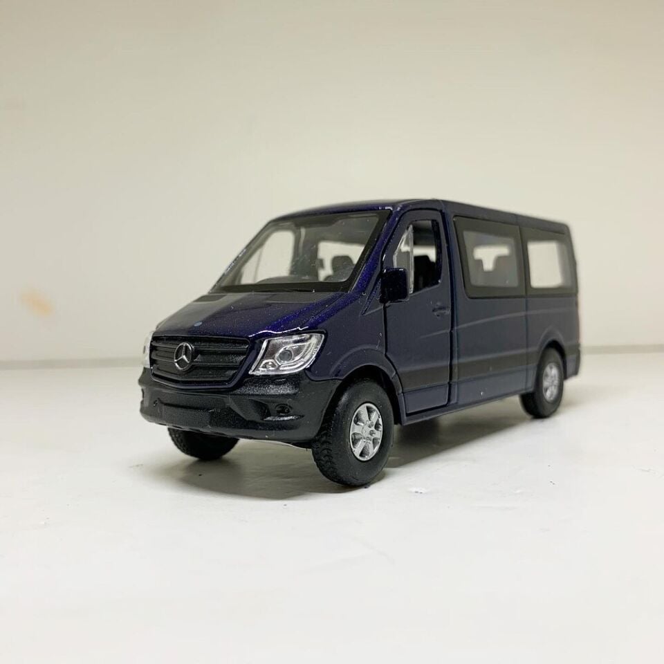 Welly Mercedes Benz Sprinter Camlivan