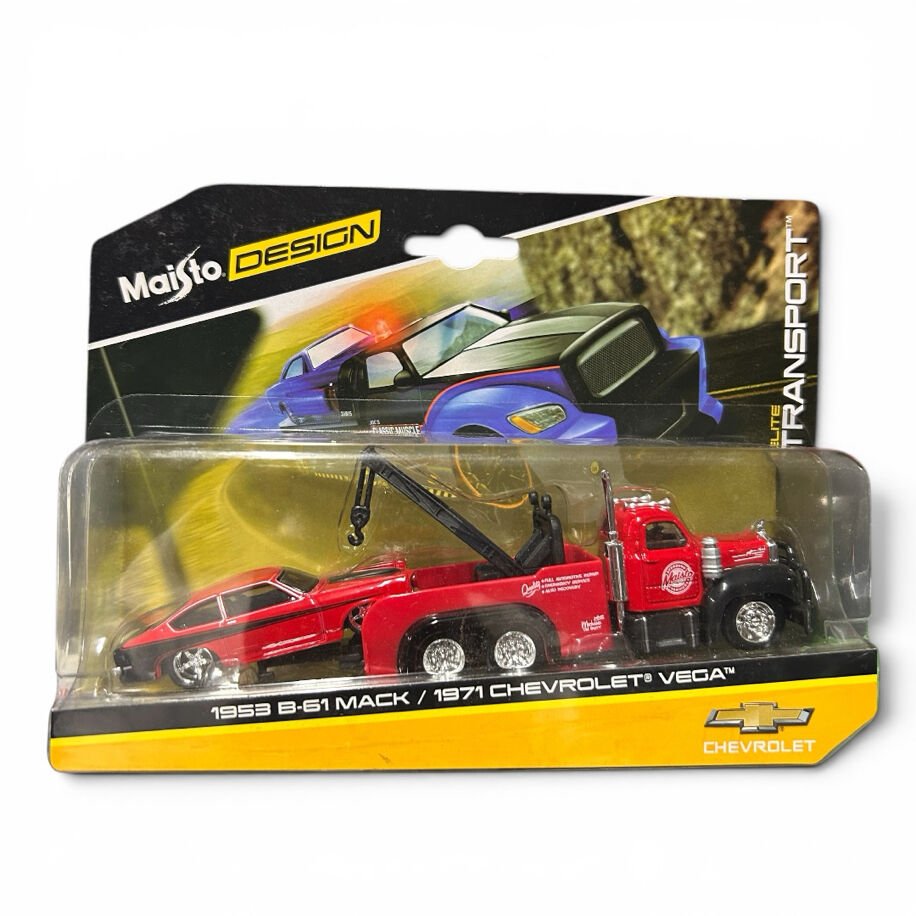 Maisto Chevrolet Vega 1971 & Mack B-61 1953