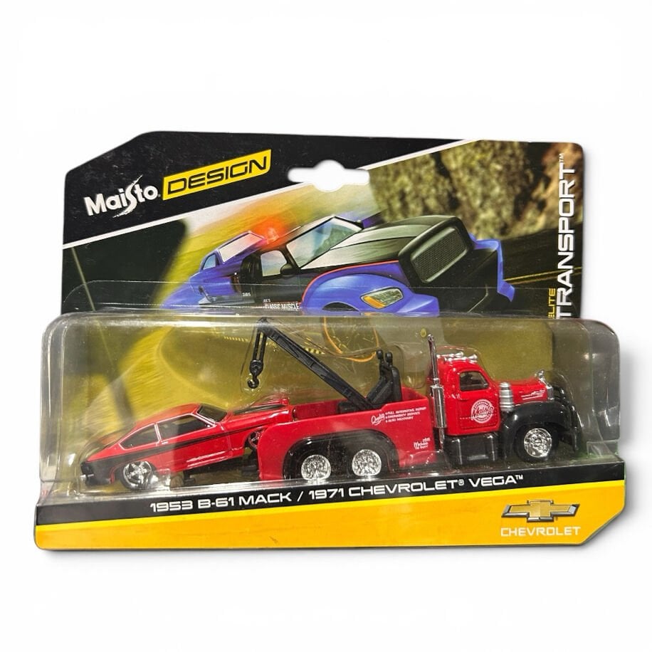 Maisto Chevrolet Vega 1971 & Mack B-61 1953