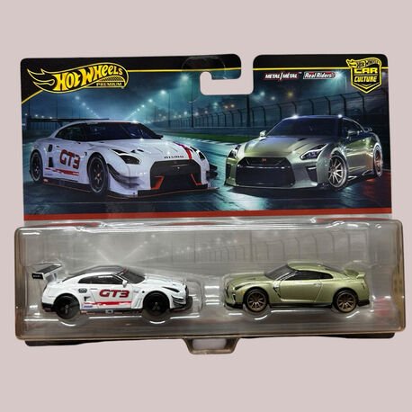 Hot Wheels Premium Nissan Nismo & R35