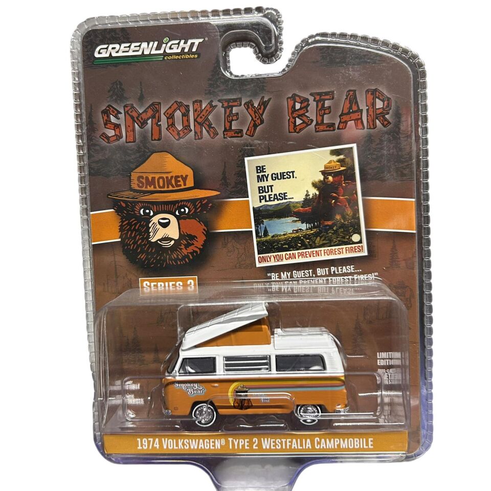 Greenlight 1974 Volkswagen Type 2 Westfalia Campmobile