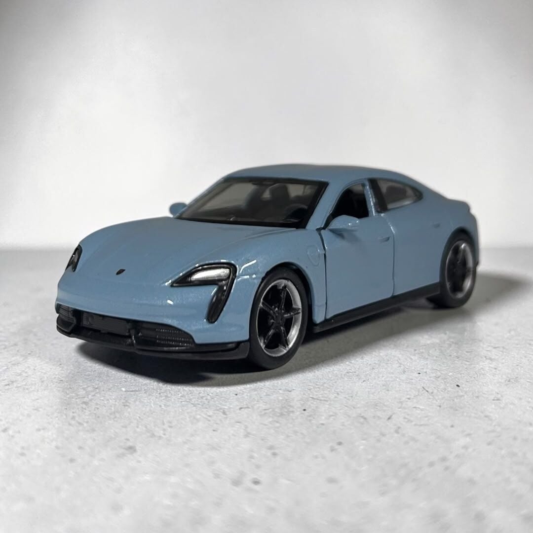Welly 1/36 Porsche Taycan